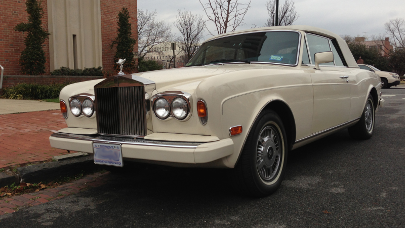 Illustration for article titled There's Nothing Corny About This Fancy Droptop Rolls-Royce Corniche